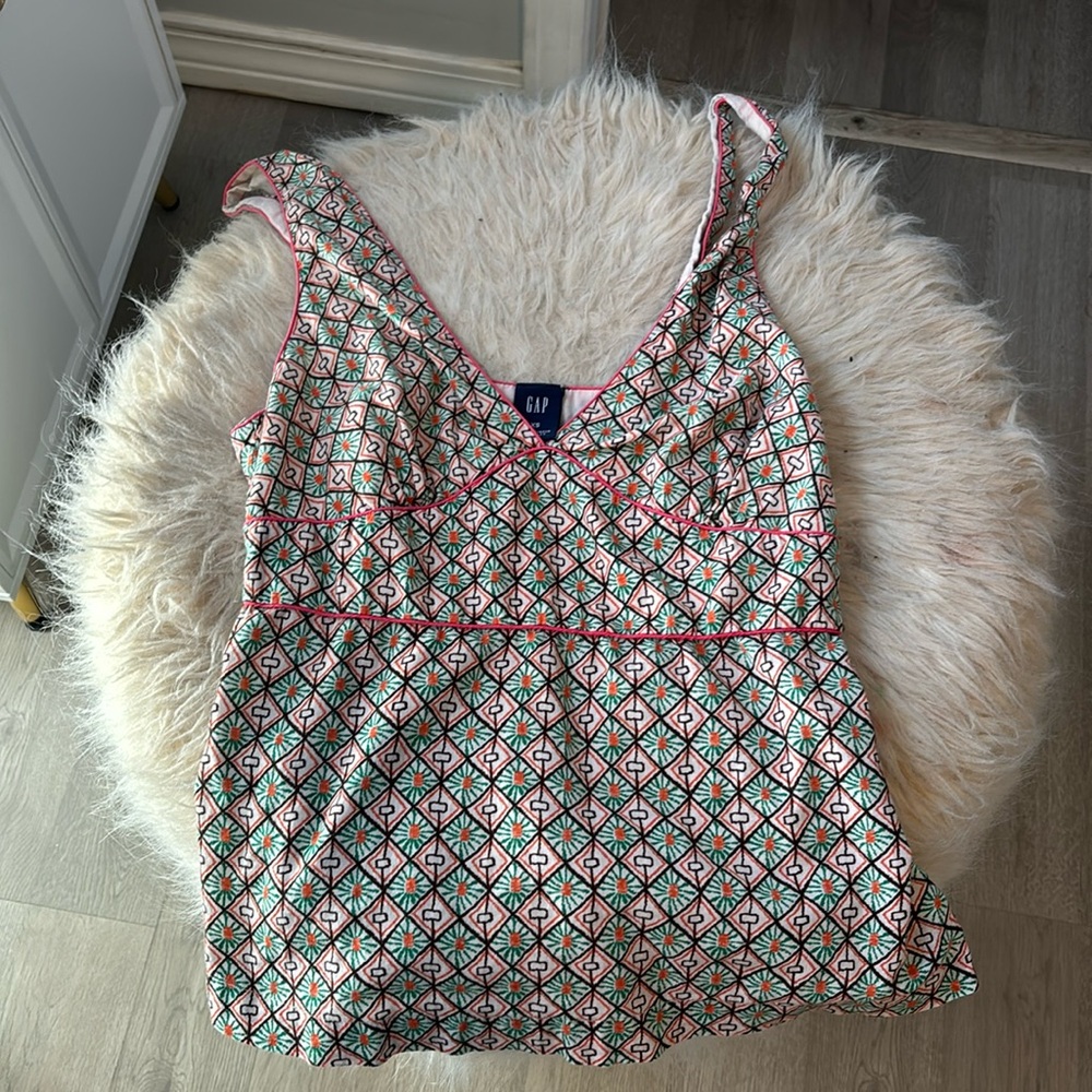 Vintage gap top